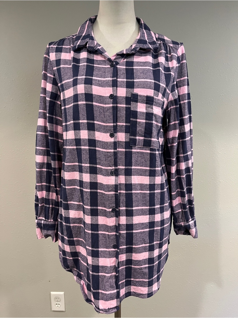 Daily Thread Women’s Pink and Navy Plaid Button-Up Shirt size medium